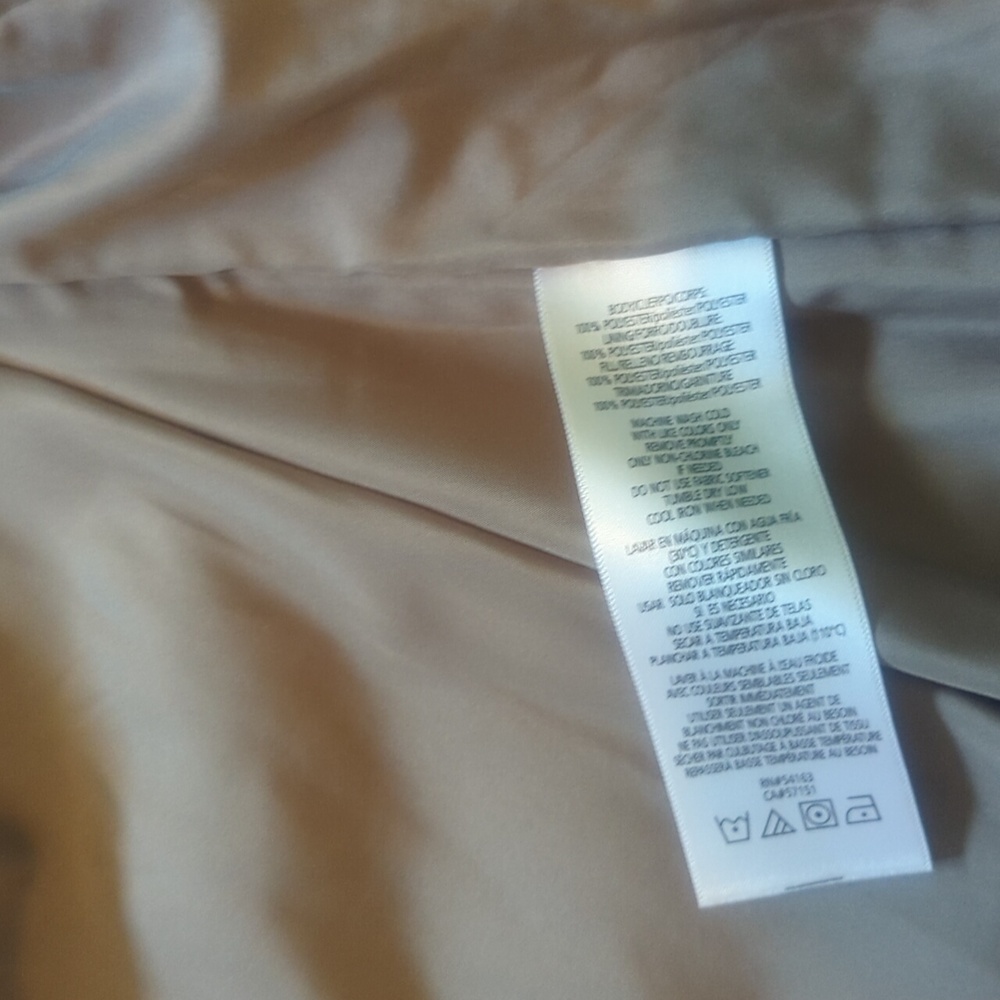 Brand new Calvin Cline Puffer Vest - Picture 8 of 11